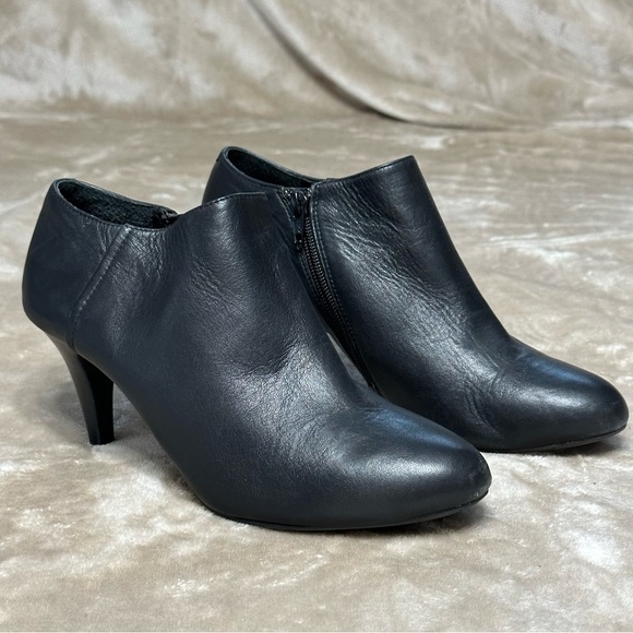 Antonio Melani Black Leather Heeled Booties Size 9 Noleta 3" Heel Ankle Boots - Picture 1 of 16